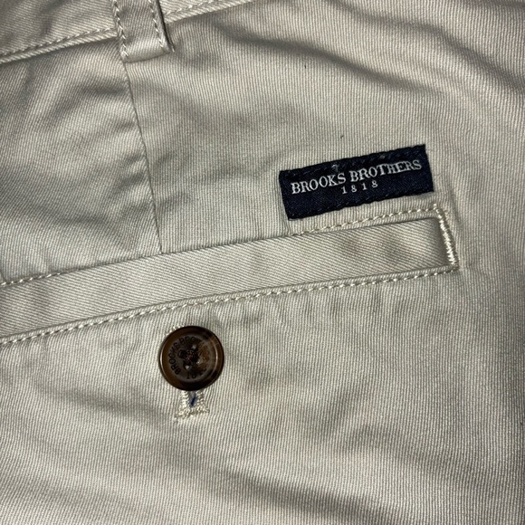 2/$35 Brooks Brothers men’s 40 Waist Khaki Flat Front Chino Shorts 10” Golf - Picture 9 of 9